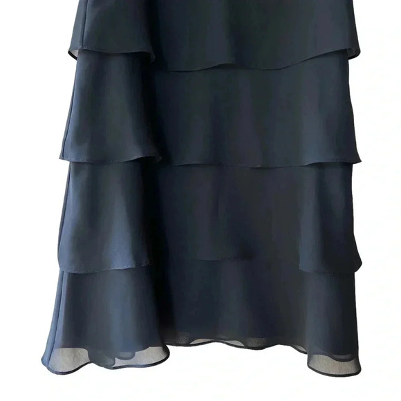 ANN TAYLOR | NWOT | BLACK SLEEVELESS TIERED RUFFLE DRESS | SIZE: 8 - Picture 3 of 9